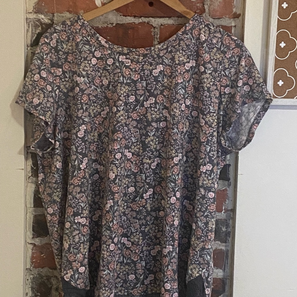 Lauren Conrad Floral Lace Trim Tee NWT XXL
